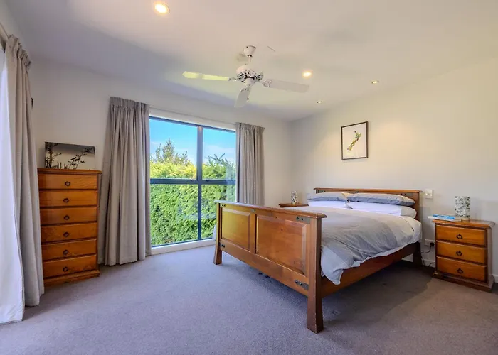 Terrific Views On Totara *